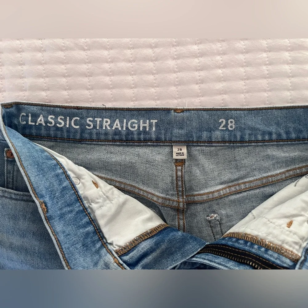 J.Crew Women’s Classic Straight High Rise Jeans - Size 28 - Picture 6 of 9